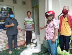 AMIN HIDAYAT BERBAGI KEPADA WARGA YANG MASIH MENJALANI ISOMAN