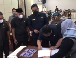 DPRD & WALI KOTA BALIKPAPAN SEPAKATI KUA PPAS 2022