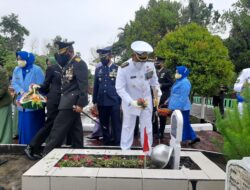 Jelang Peringatan HUT TNI Ke-76, Lanal Balikpapan Gelar Ziarah Nasional