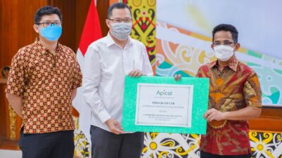 Apical Group Peduli Pendidikan, Serahkan Tenaga Pengajar dan Kontribusi Sewa Transportasi