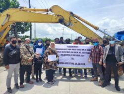 Buntut Tak Ada Kejelasan Penggantian Lahan, Jalan Pendekat Kilometer 13 Ditutup Ekskavator