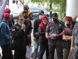 Serikat Pekerja Buruh RDMP Balikpapan Gelar Demo di Depan Kantor DPRD