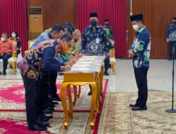 Target Tingkatkan PAD, Wali Kota Lantik Direksi Perumda Manuntung Sukses