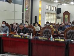 Rapat Paripurna DPRD Balikpapan dengan Wali Kota Balikpapan Bahas Laporan Keterangan Pertanggung Jawaban Wali Kota Terhadap Realisasi APBD Tahun 2021