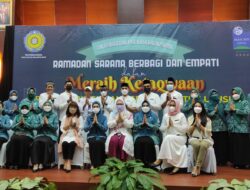 TP-PKK Balikpapan Bersama Hotel Blue Sky Balikpapan Bagikan Bingkisan Lebaran Kepada 102 Lansia