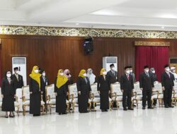 Wali Kota Rahmad, Lantik 9 Pejabat Tinggi Pratama