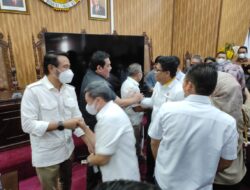 Masih Dalam Suasana Hari Idul Fitri 1443 HijriyahSilaturahmi DPRD Balikpapan dengan Seketariat dan Para Awak Media