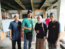Pedagang Pasar Tradisional Rapak Plaza  Kurban 21 Ekor Sapi dan 2 Ekor Kambing