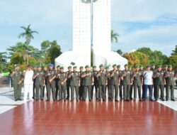 Keluarga Besar Kodam VI/Mlw Adakan Ziarah Rombongan dan Tabur Bunga di TMP