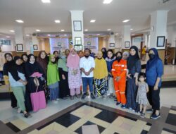 Air Tak Mengalir, Puluhan Ibu RT 33 dan 34 Muara Rapak Kunjungi Kantor PDAM