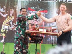 Pangdam VI/Mlw Didampingi Ibu Rahma Tri Budi Utomo Menyaksikan Sport Day dan Culture Day di Pantai Lamaru