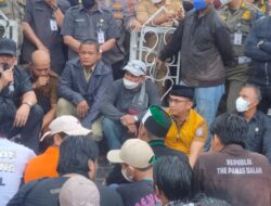 Janji Sampaikan Aspirasi,Wali Kota dan Ketua DPRD Temui Pengunjukrasa