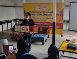 Hadirkan Master Batik Asal Jogja, DKUMKMP Beri Pelatihan Mewarnai Batik
