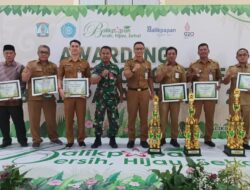 Pemkot Balikpapan Serahkan Penghargaan CGH dan Eco Office 2022