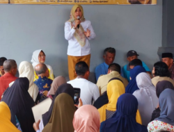 Memasuki PPDB, Dewan Balikpapan Timur Suriani Bagikan Beasiswa PIPke Golongan Kurang Mampu