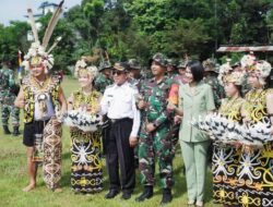 Bupati Kutim Serahkan Alat Kerja Tandai Dibukannya TMMD Ke – 117
