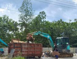 DLH Lakukan Pembersihan Sampah di Jalan Projakal