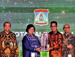 Pemkot Balikpapan Terima Penghargaan Nirwasita Tantra 2022