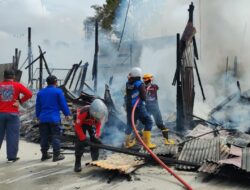 Api Bekobar Melalap Dua Bangunan di Sepinggan Baru