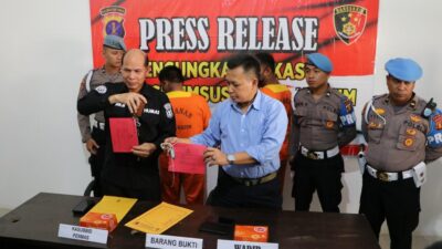 Konferensi Pers Polda Kaltim, Dua Pengetap BBM Jenis Pertalite di Samboja Diringkus