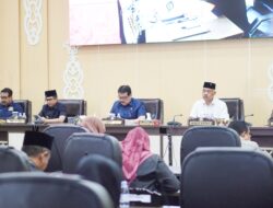 Rapat Paripurna DPRD Balikpapan dengan Penyampaian Jawaban Wali Kota Terhadap Pandangan Umum Fraksi DPRD Atas Raperda Kota Balikpapan Tentang APBD TA 2024