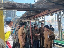 Wali Kota Balikpapan Tinjau Korban Kebakaran, Berikan Jamina Uang Sewa Bagi Korban Kebakaran Klandasan Ulu