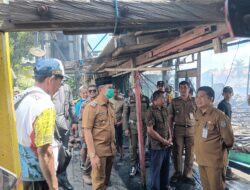 Wali Kota Balikpapan Tinjau Korban Kebakaran, Berikan Jamina Uang Sewa Bagi Korban Kebakaran Klandasan Ulu