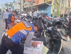 Puluhan Motor Kena Razia Gabungan, Dishub Tempel Stiker Pelanggaran