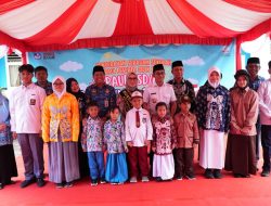 98 Ribu Seragam Gratis Dibagikan Pemkot Secara Simbolis