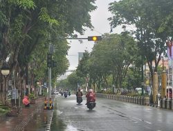 Beri Keselamatan Pengguna Jalan, Dishub Balikpapan Pasang Alat Bantu Nyebrang