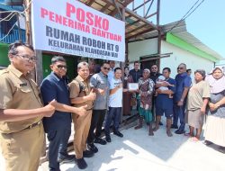 Tiga Rumah Roboh Dihantam Gelombang Pasang, DPRD Balikpapan Salurkan Bantuan